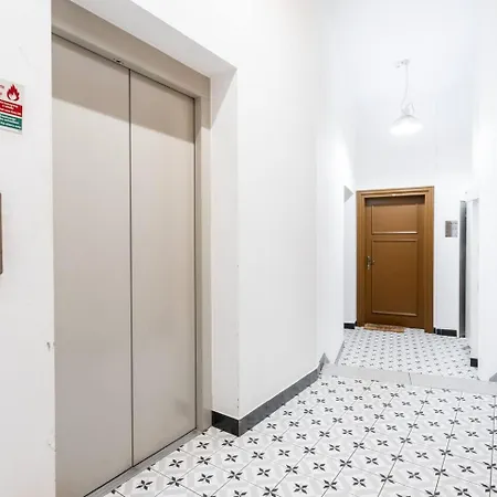 Lemon Drop Deluxe Praga Apartment
