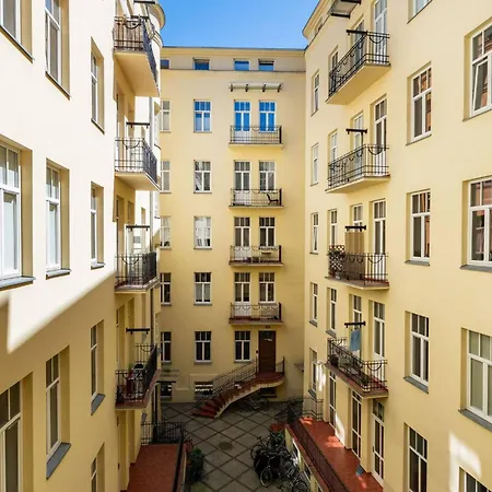 Lemon Drop Deluxe Praga * وارسو